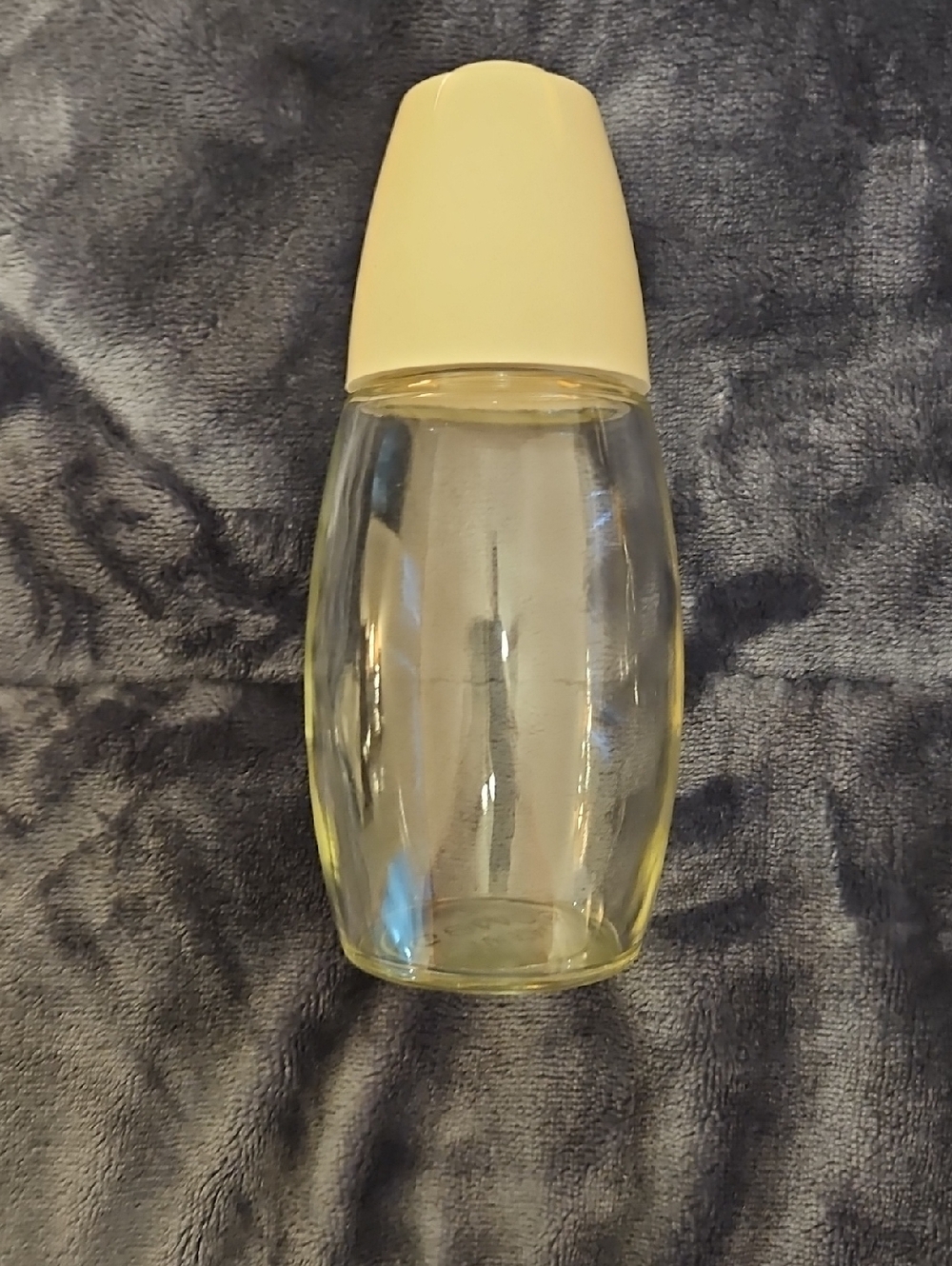 Vintage Clear Glass  SUGAR DISPENSER With Pale ALMOND Cap GEMCO GLASS #18